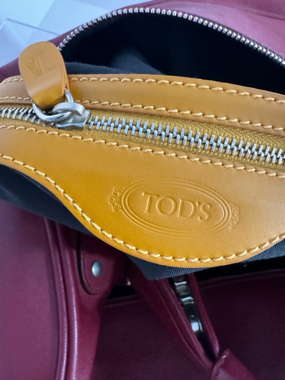 #282 Tod's Burgandy Large Leather Hobo Shoulder Bag w/ Dust Bag - Picture 11 of 17